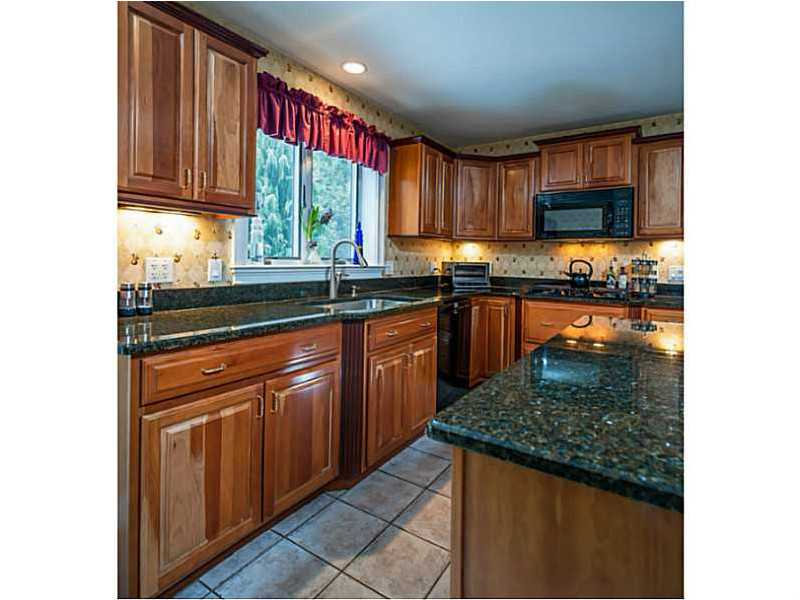310 Lee Road South Kingstown, RI 02879 - Photo 7 of 25 Kitchen.