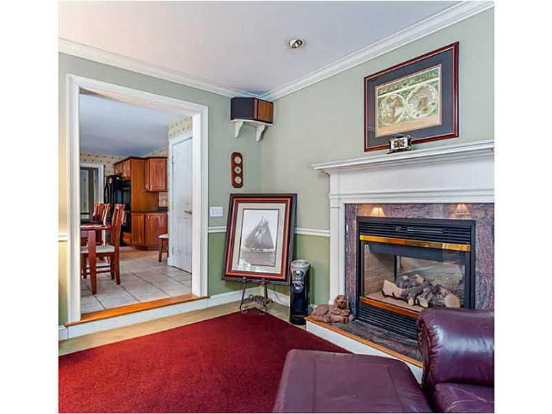 310 Lee Road South Kingstown, RI 02879 - Photo 9 of 25 Den/Family/Great Room.