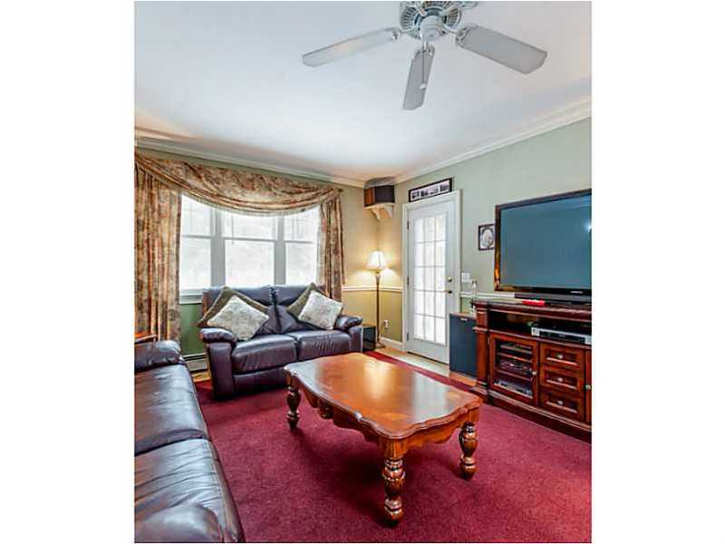 310 Lee Road South Kingstown, RI 02879 - Photo 10 of 25 Den/Family/Great Room.