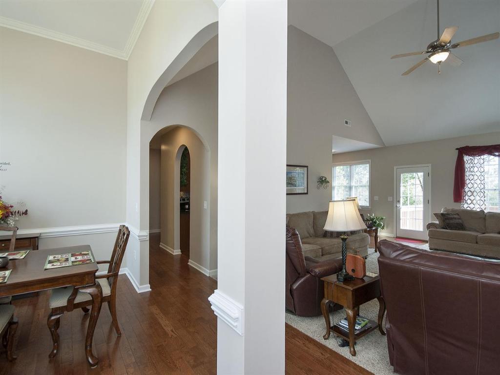 515 Serria Way Seneca, SC 29678 - Photo 5 of 35 Gallery Image 5
