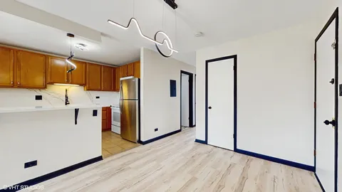 $195,000 | 4220 Bonhill Drive, Unit 3E, Arlington Heights, IL 60004