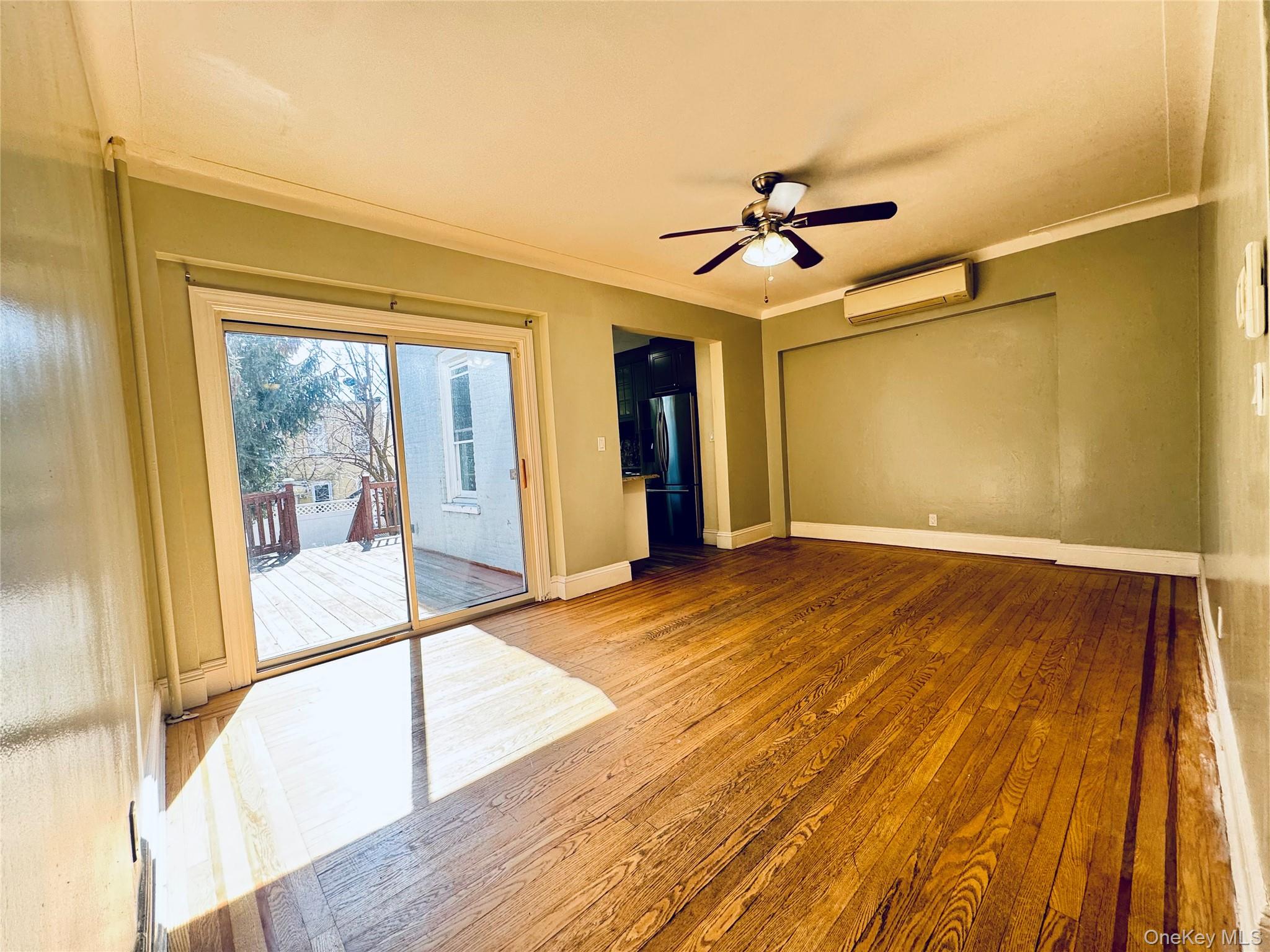 76-18 85th Road Queens, NY 11421 - Photo 4 of 20