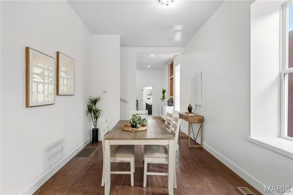 $279,999 | 2845 Wyoming Street, St. Louis, MO 63118