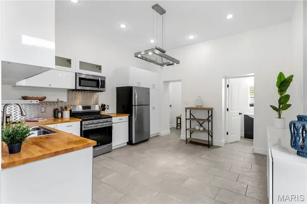 $279,999 | 2845 Wyoming Street, St. Louis, MO 63118