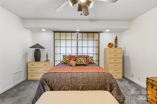 a view of a workspace