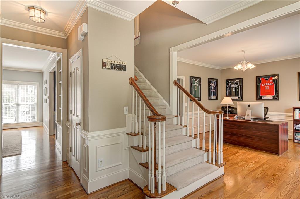 1037 Cross Gate Road Winston-Salem, NC 27106 - Photo 4 of 35
