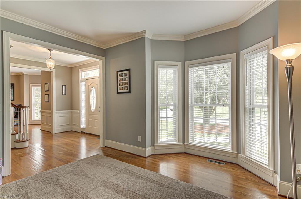 1037 Cross Gate Road Winston-Salem, NC 27106 - Photo 5 of 35