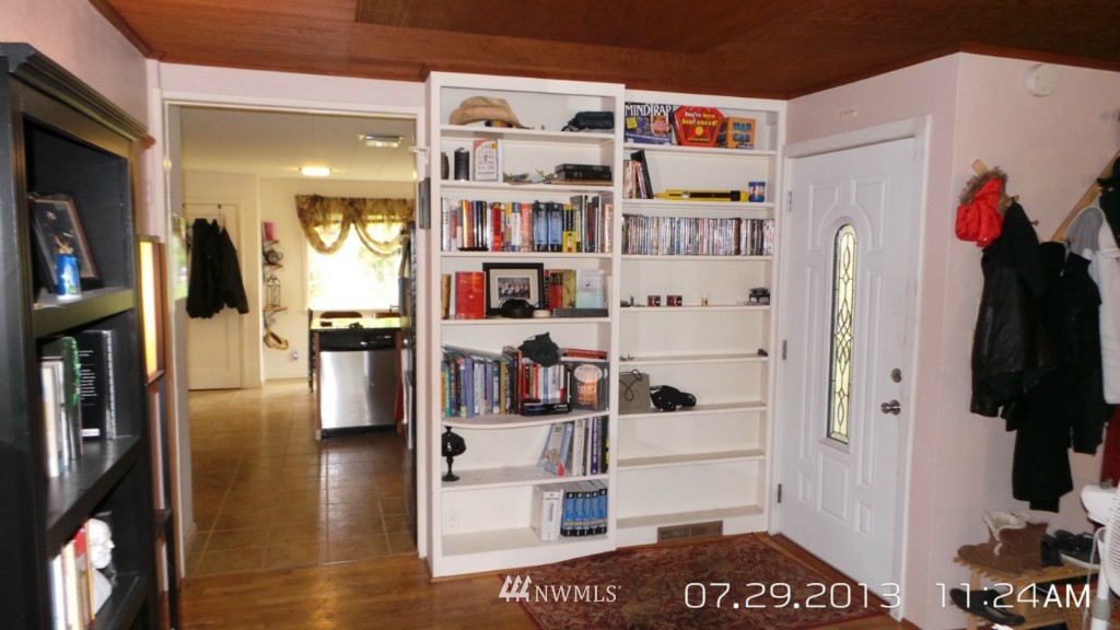 14239 Southeast Allen Rd. Bellevue, WA 98006 - Photo 4 of 12 Gallery Image 4