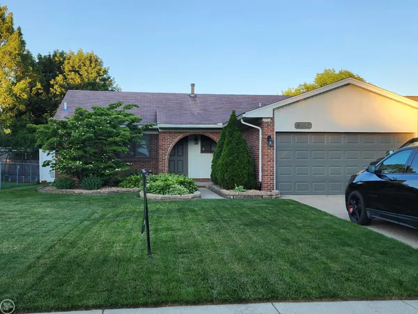 $370,000 | 45540 Heatherwoode Lane, Macomb, MI 48044