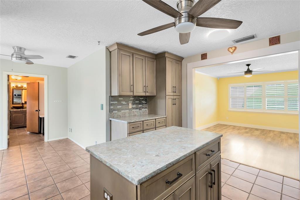 12429 Warren Road Clermont, FL 34711 - Photo 10 of 37 Gallery Image 10