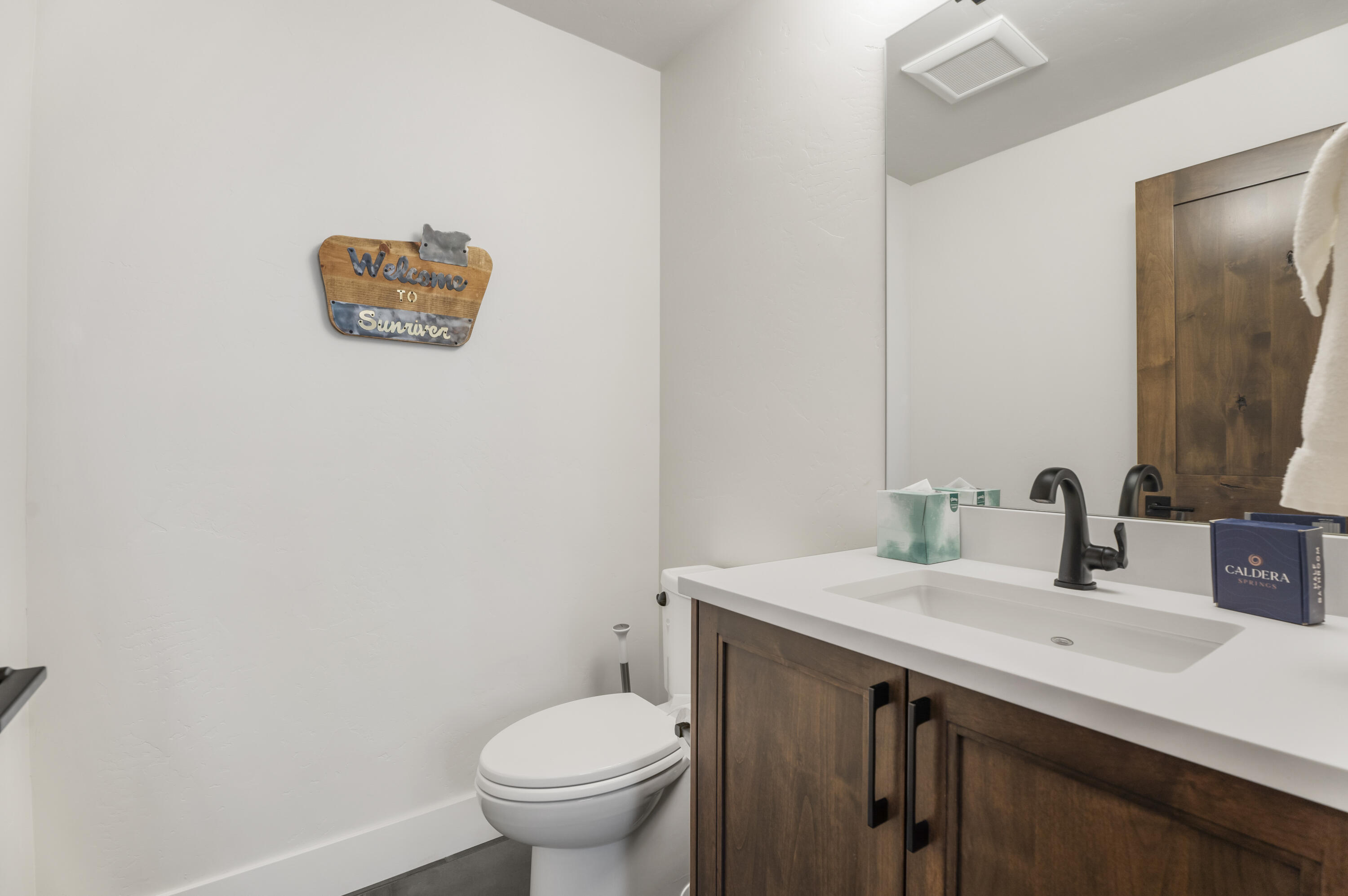 18171 Forestbrook Loop Bend, Unit 9 Bend, OR 97707 - Photo 23 of 41 34-Bathroom