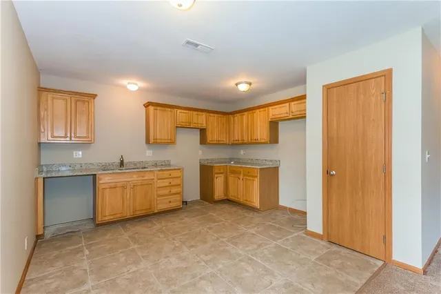 $1,340 | 204 Palmer Court, Pleasant Hill, MO 64080