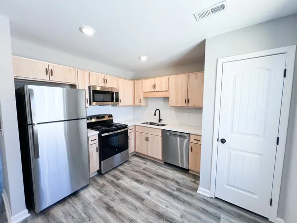 $1,150 | 2202 Eldos Trace Circle, Unit F, Clarksville, TN 37042