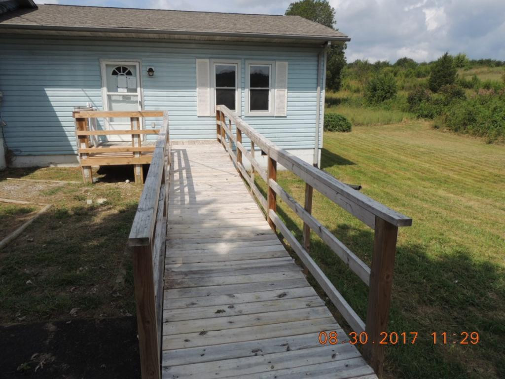 1495 Delta Valley Road Greeneville, TN 37745 - Photo 12 of 14 Wheelchair Accessible Ramp