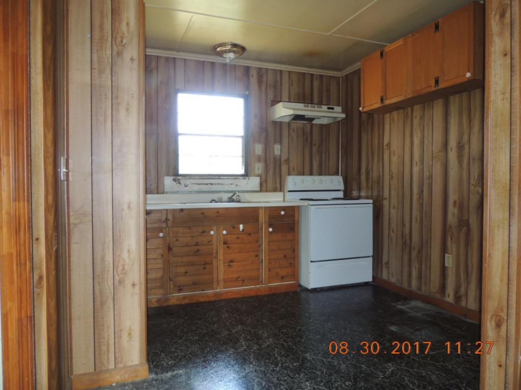 1495 Delta Valley Road Greeneville, TN 37745 - Photo 2 of 14 Kitchen