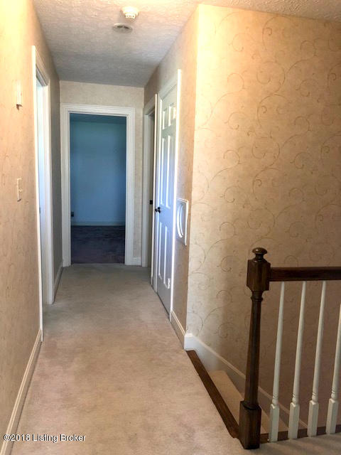 7507 Rockingham Road Prospect, KY 40059 - Photo 31 of 38 Upstairs hallway