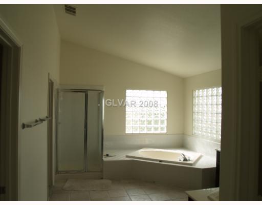316 Kenya Road Las Vegas, NV 89119 - Photo 4 of 4 Master Bath/Spa.