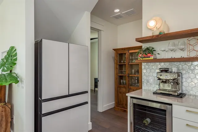 $900,000 | 927 6th Street North, St. Petersburg, FL 33701