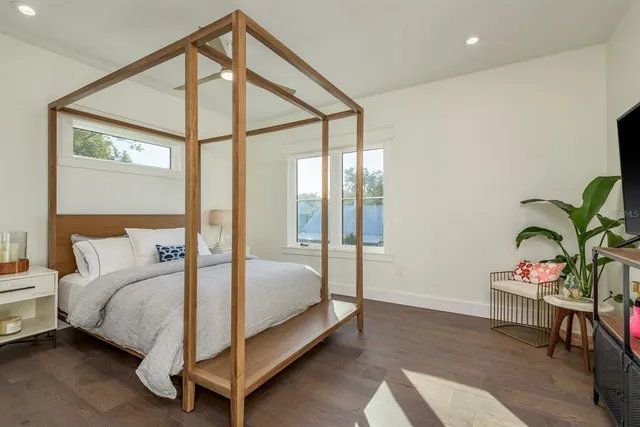 $900,000 | 927 6th Street North, St. Petersburg, FL 33701