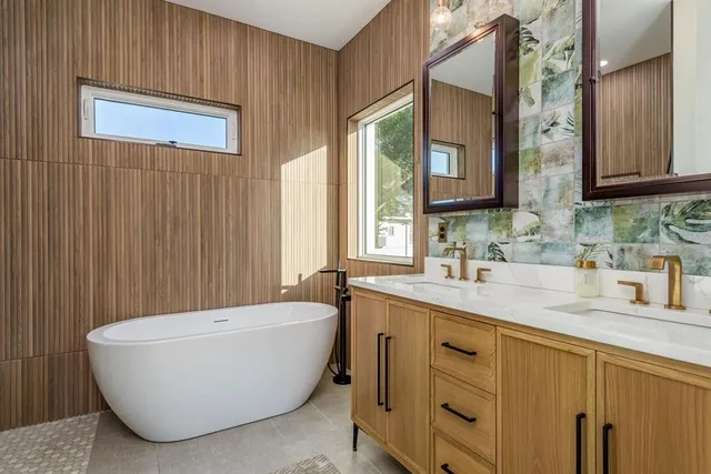 $900,000 | 927 6th Street North, St. Petersburg, FL 33701