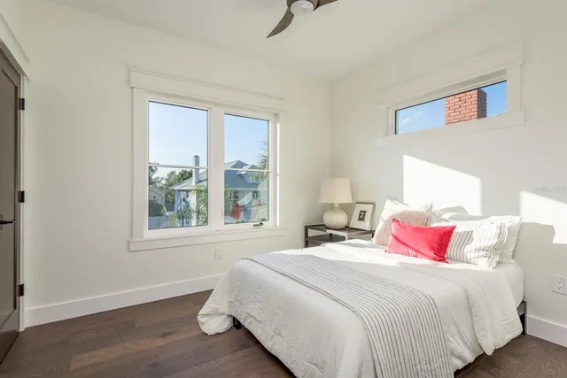 $900,000 | 927 6th Street North, St. Petersburg, FL 33701