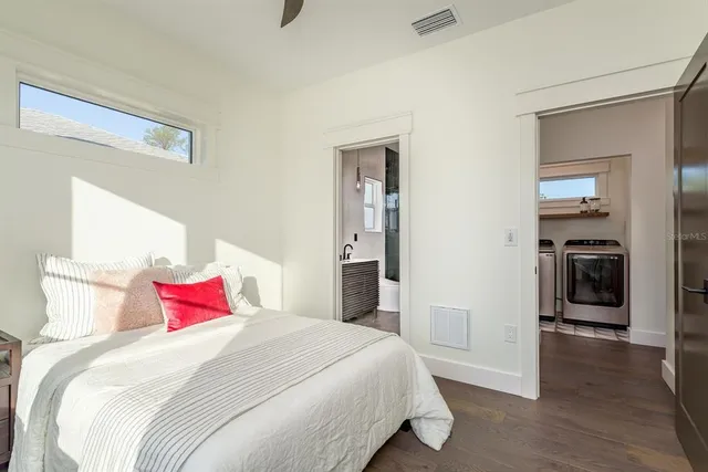 $900,000 | 927 6th Street North, St. Petersburg, FL 33701