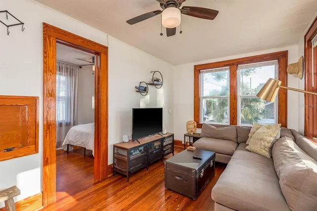 $900,000 | 927 6th Street North, St. Petersburg, FL 33701