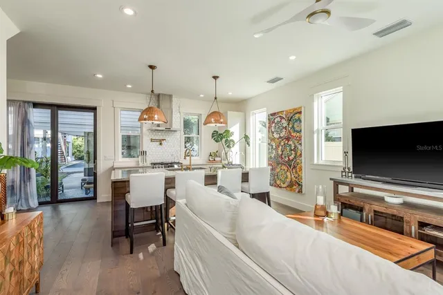 $900,000 | 927 6th Street North, St. Petersburg, FL 33701