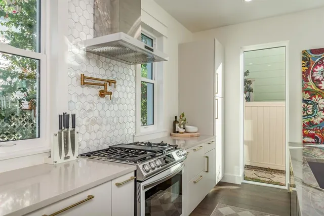 $900,000 | 927 6th Street North, St. Petersburg, FL 33701