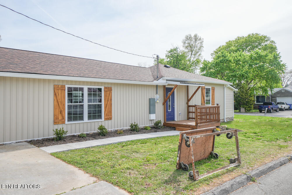 863 Cedar Street Alcoa, TN 37701 - Photo 2 of 29 DSC00201
