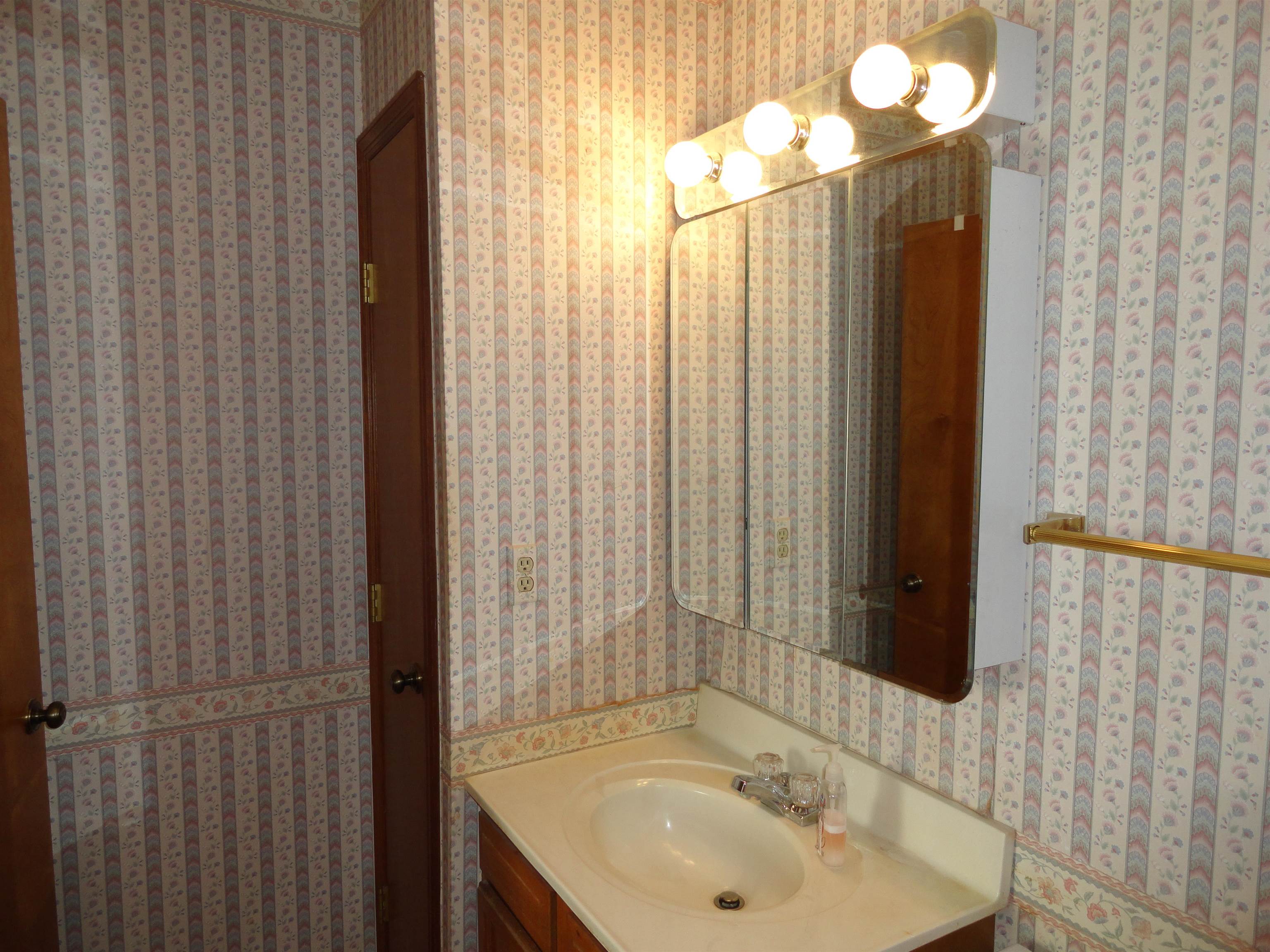 5821 East Pea Ridge Road, Unit 3 Huntington, WV 25705 - Photo 13 of 20 Gallery Image 13