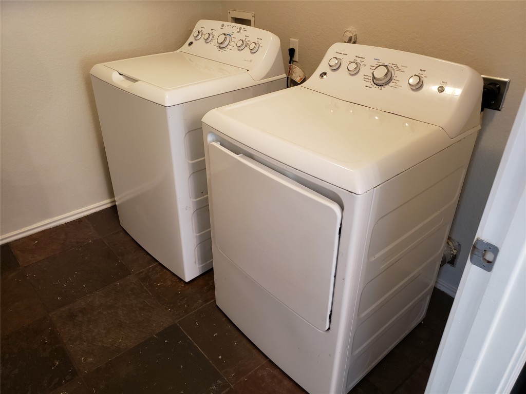 2205 Melissa Oaks Lane Austin, TX 78744 - Photo 9 of 15