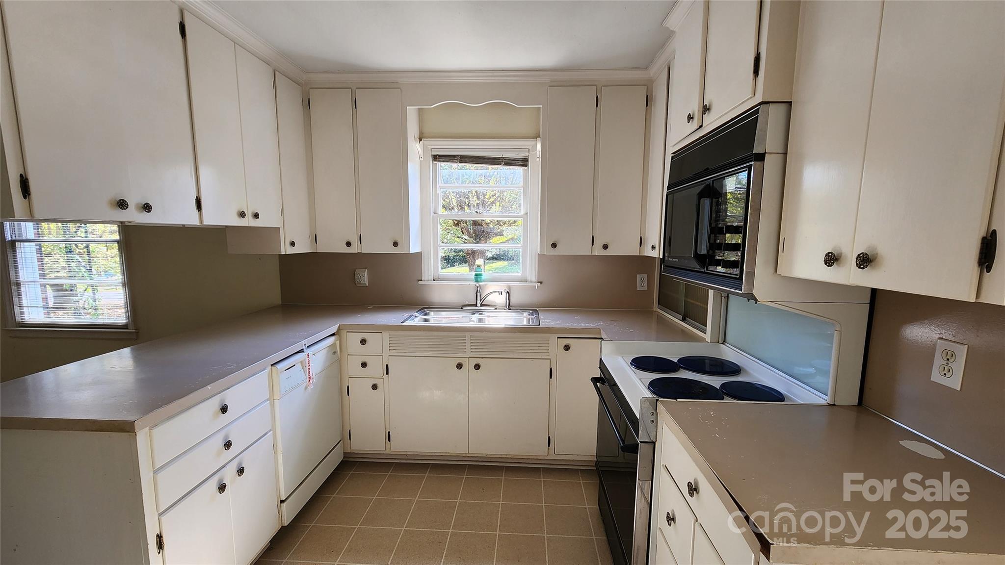 150 31st Avenue Northwest Hickory, NC 28601 - Photo 11 of 35