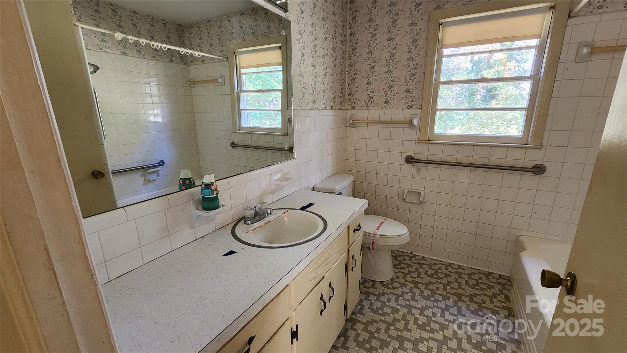 150 31st Avenue Northwest Hickory, NC 28601 - Photo 16 of 35