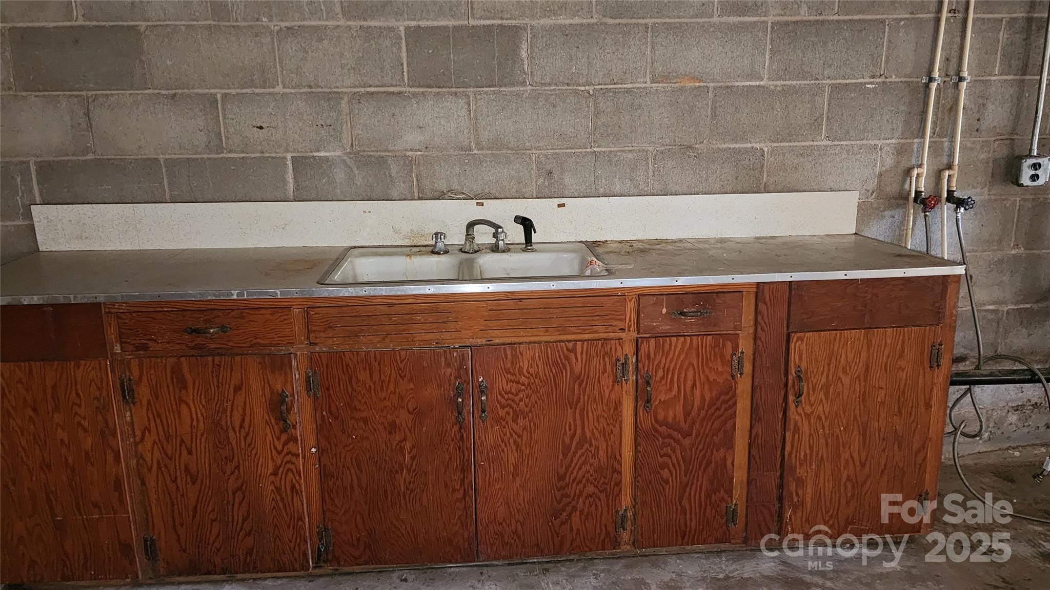 150 31st Avenue Northwest Hickory, NC 28601 - Photo 25 of 35