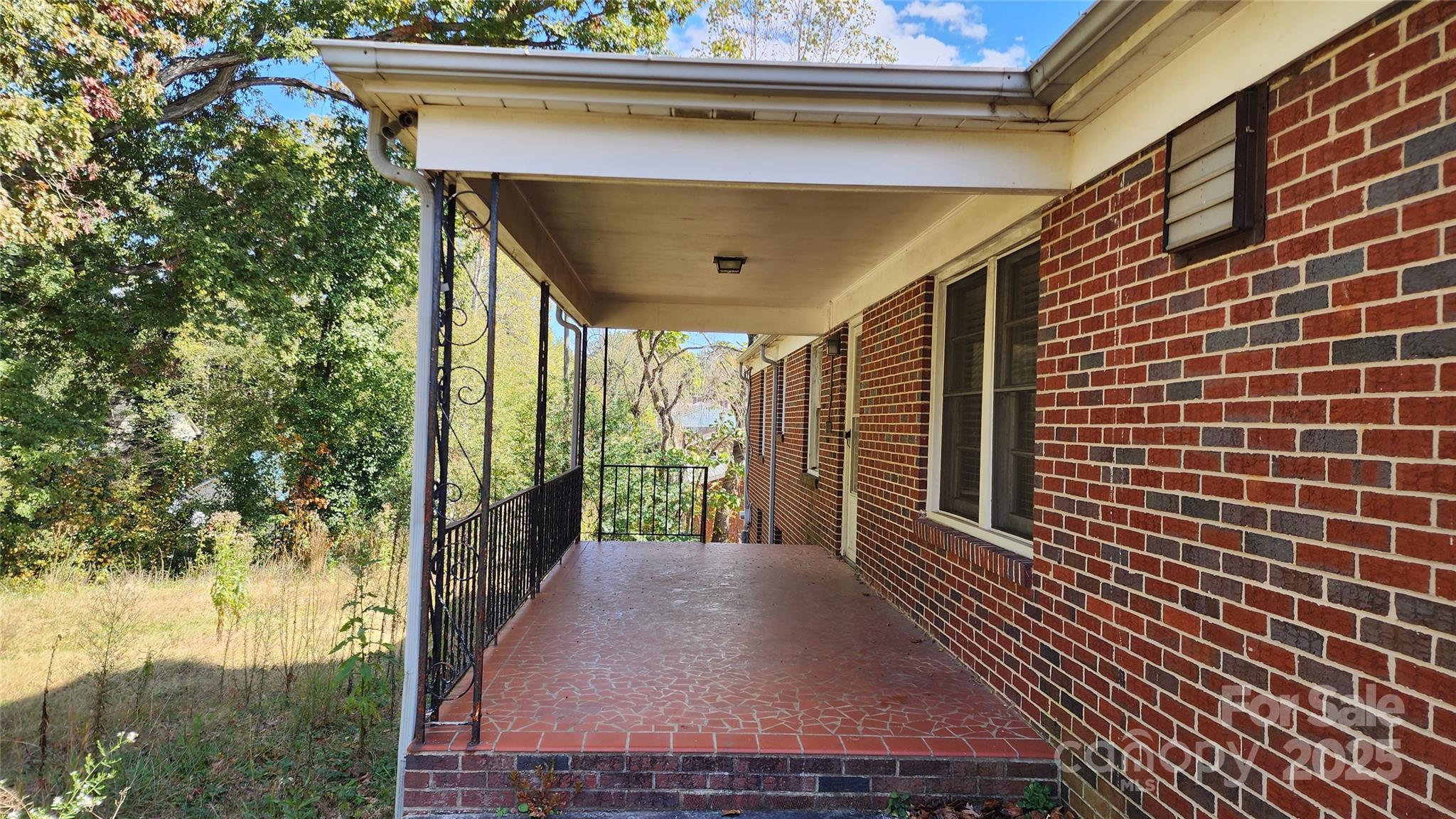 150 31st Avenue Northwest Hickory, NC 28601 - Photo 6 of 35