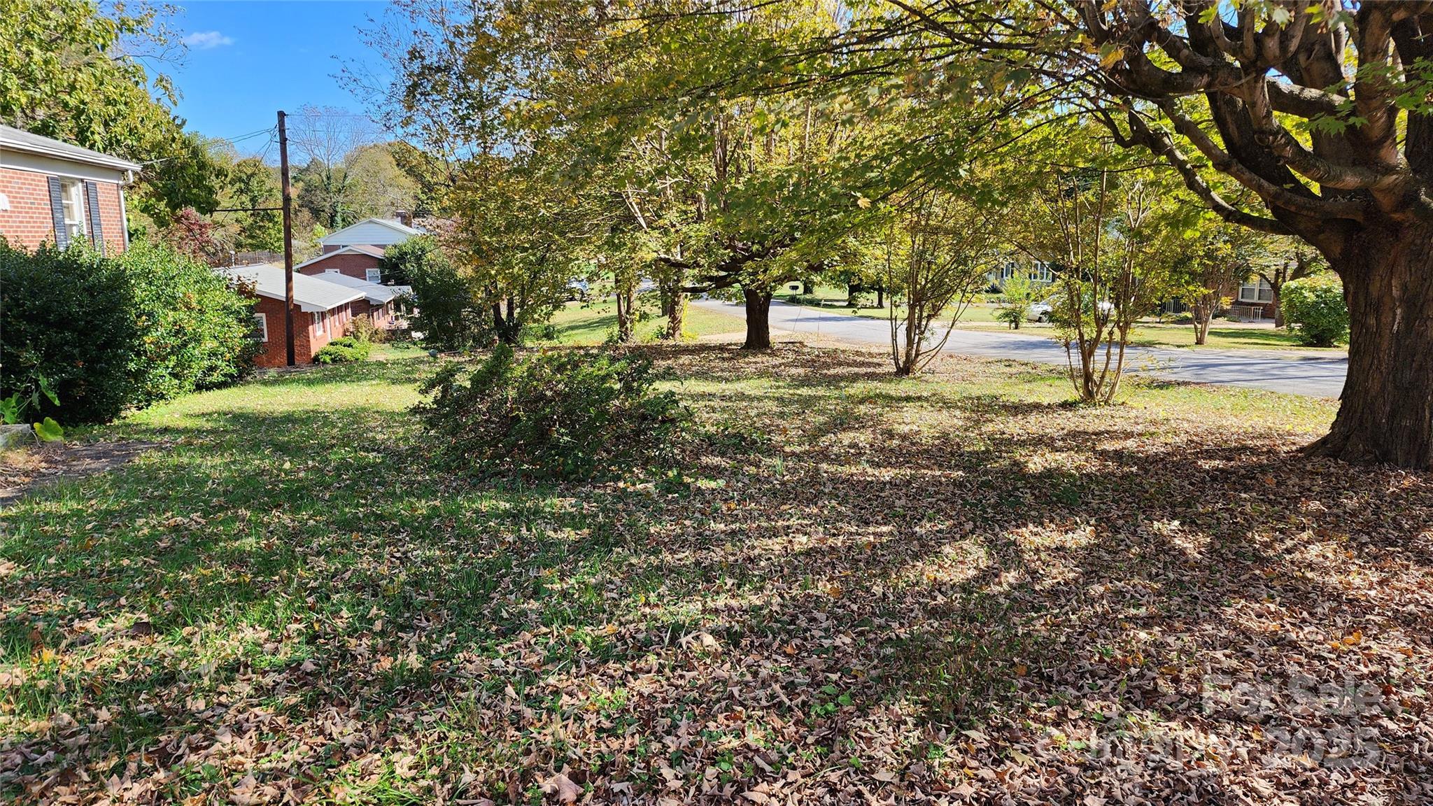 150 31st Avenue Northwest Hickory, NC 28601 - Photo 9 of 35