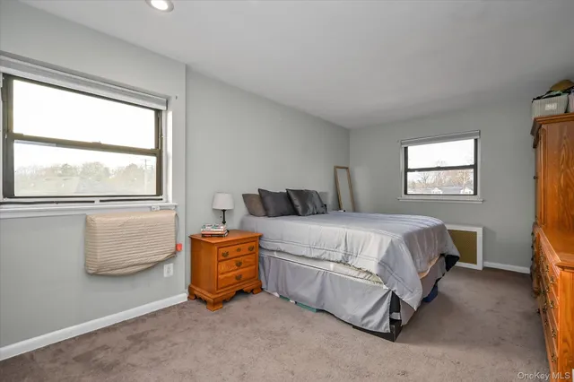 $290,000 | 25 Elizabeth Street, Unit 2F, Farmingdale, NY 11735