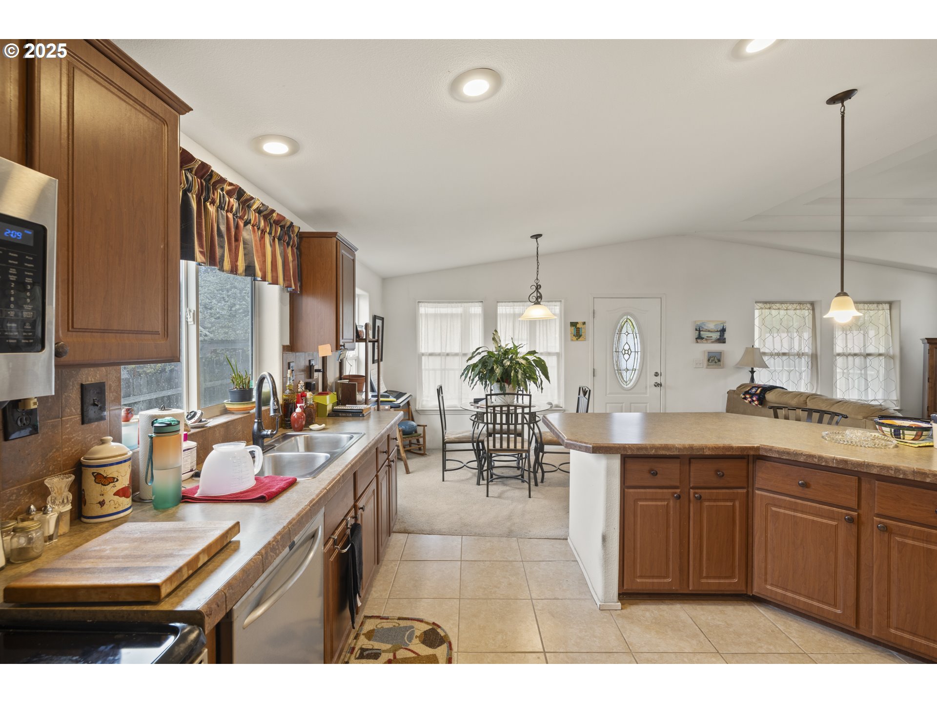 4015 Southwest 185th Avenue Beaverton, OR 97078 - Photo 30 of 47 a kitchen with lots of counter top space