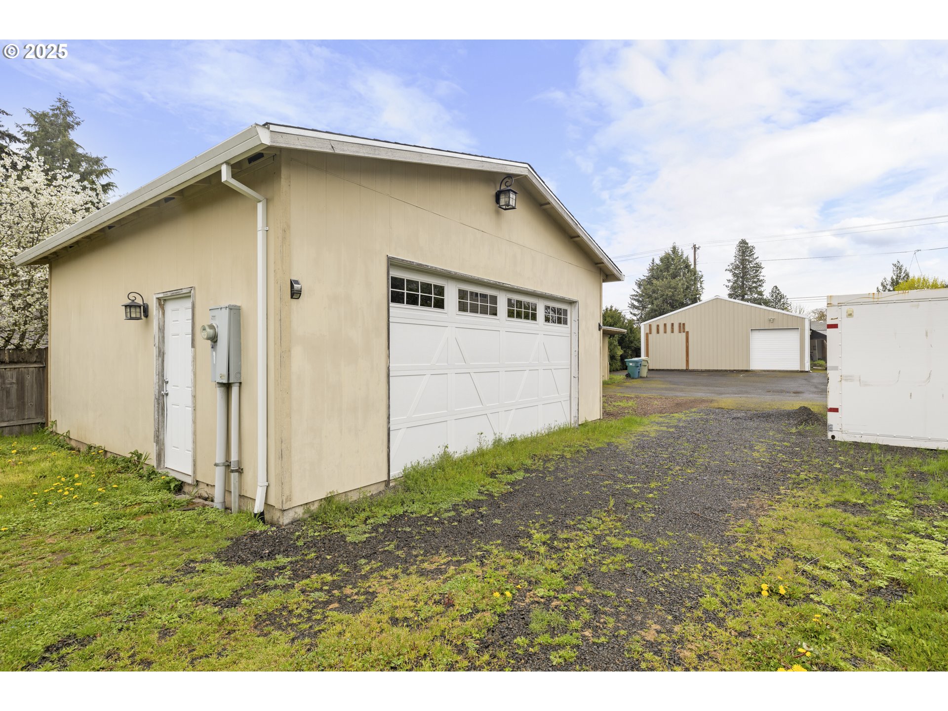4015 Southwest 185th Avenue Beaverton, OR 97078 - Photo 41 of 47 a house with a yard