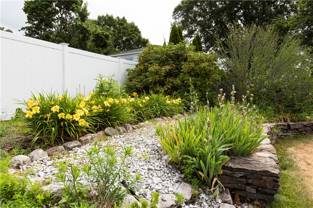 103 Fairfield Road Cranston, RI 02910 - Photo 26 of 31 Gallery Image 26
