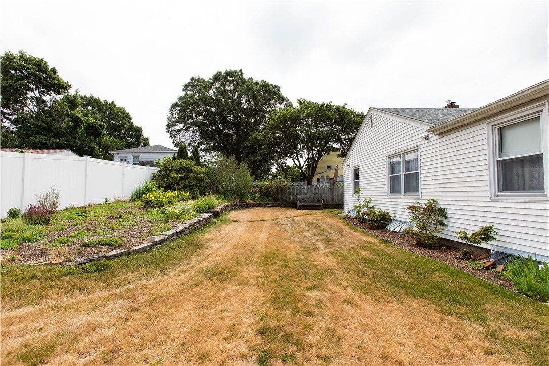 103 Fairfield Road Cranston, RI 02910 - Photo 27 of 31 Gallery Image 27