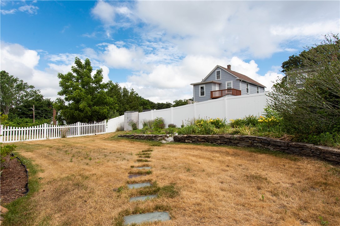 103 Fairfield Road Cranston, RI 02910 - Photo 30 of 31 Gallery Image 30