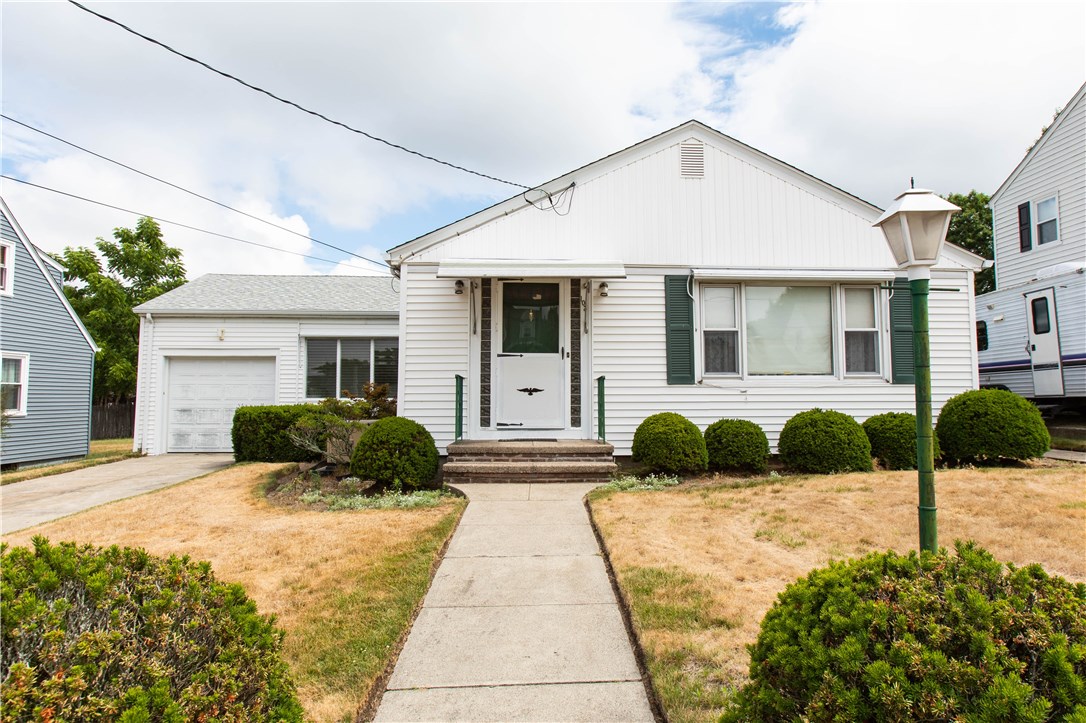 103 Fairfield Road Cranston, RI 02910 - Photo 4 of 31 Gallery Image 4