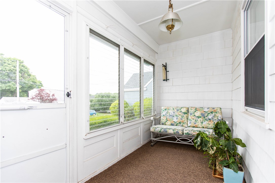 103 Fairfield Road Cranston, RI 02910 - Photo 6 of 31 Gallery Image 6