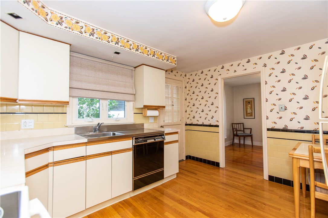 103 Fairfield Road Cranston, RI 02910 - Photo 9 of 31 Gallery Image 9