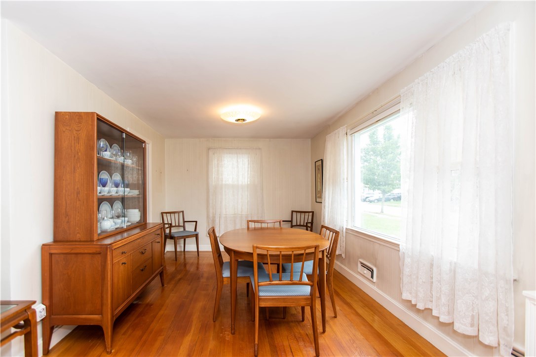 103 Fairfield Road Cranston, RI 02910 - Photo 10 of 31 Gallery Image 10