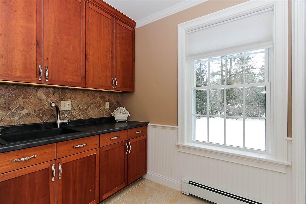 170 Hampstead Road Sandown, NH 03873 - Photo 22 of 36