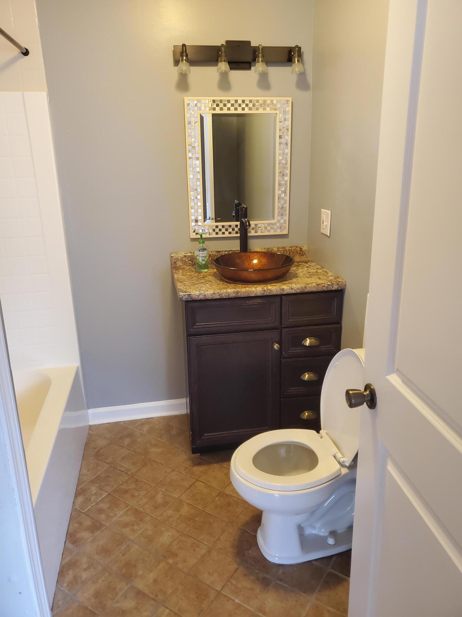 3409 Bloomingdale Road Kingsport, TN 37660 - Photo 8 of 11 bath