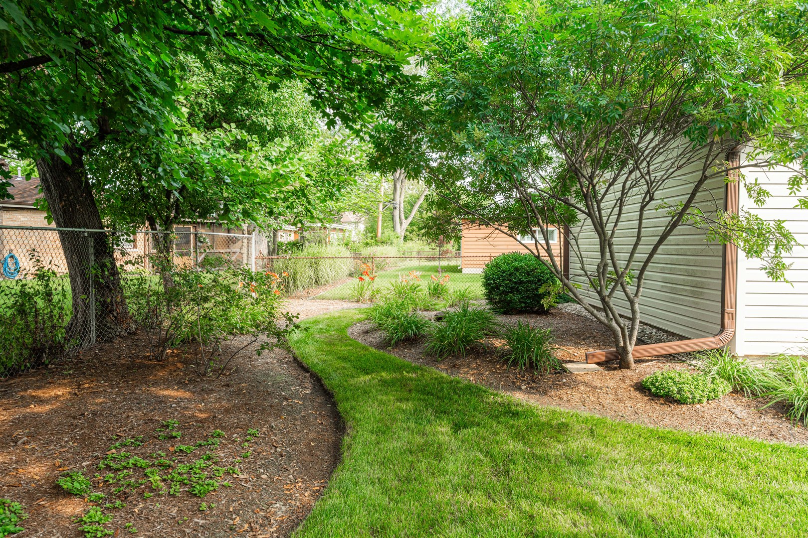 413 Oak Street Elmhurst, IL 60126 - Photo 28 of 38 a view of backyard with green space